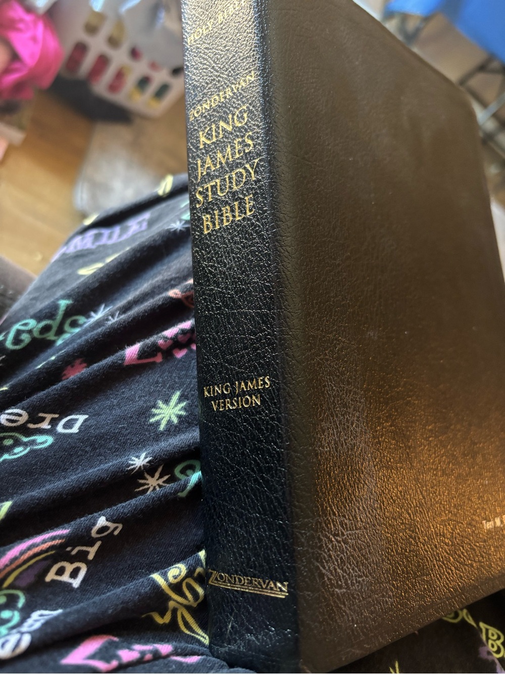 King James Study Bible - Black leather